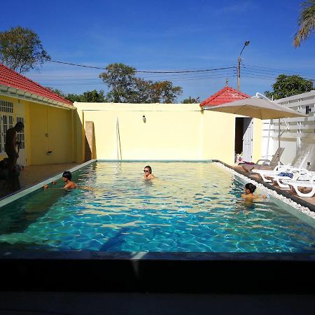 Barefeet Naturist Resort (Adults Only) Bangkok Exteriör bild