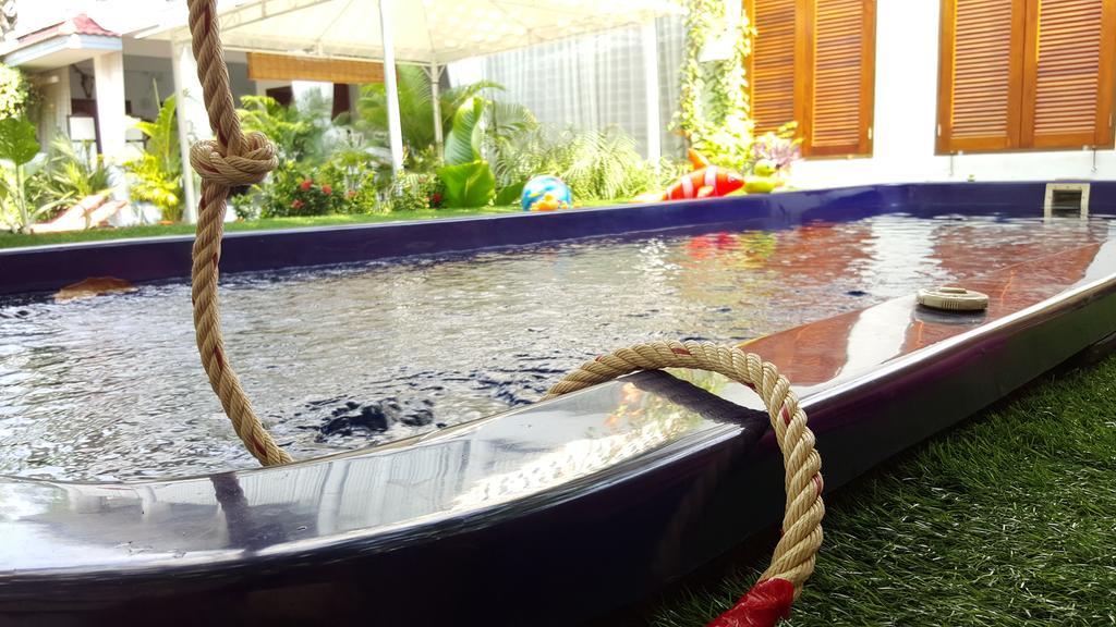 Barefeet Naturist Resort (Adults Only) Bangkok Exteriör bild