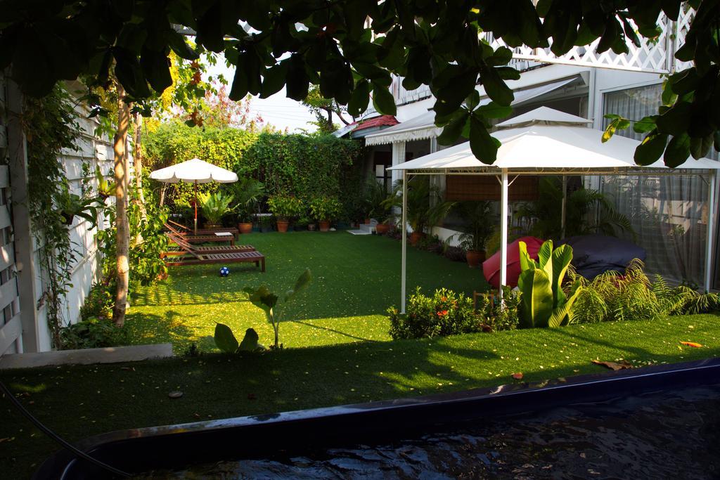 Barefeet Naturist Resort (Adults Only) Bangkok Exteriör bild