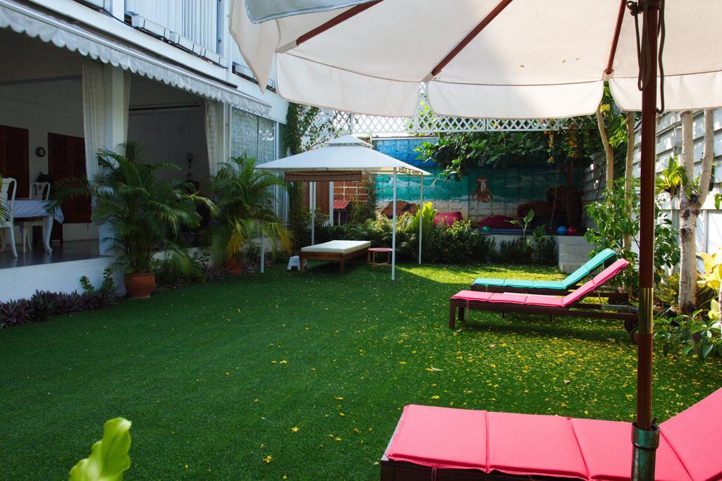 Barefeet Naturist Resort (Adults Only) Bangkok Exteriör bild