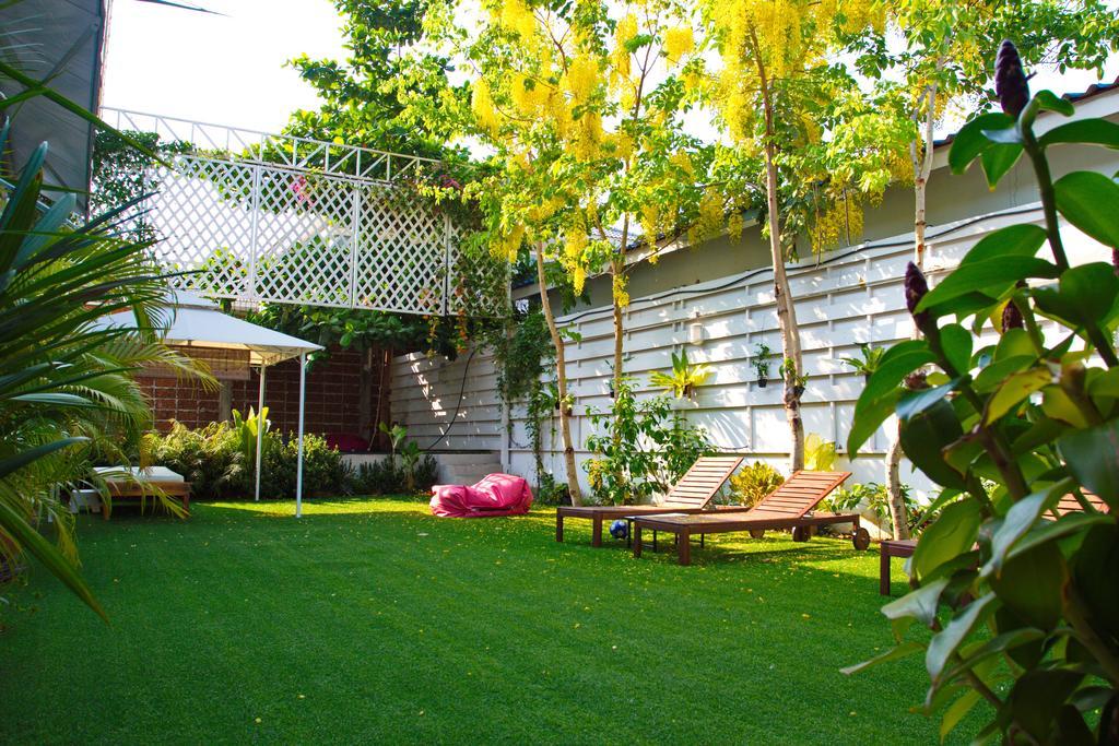 Barefeet Naturist Resort (Adults Only) Bangkok Exteriör bild