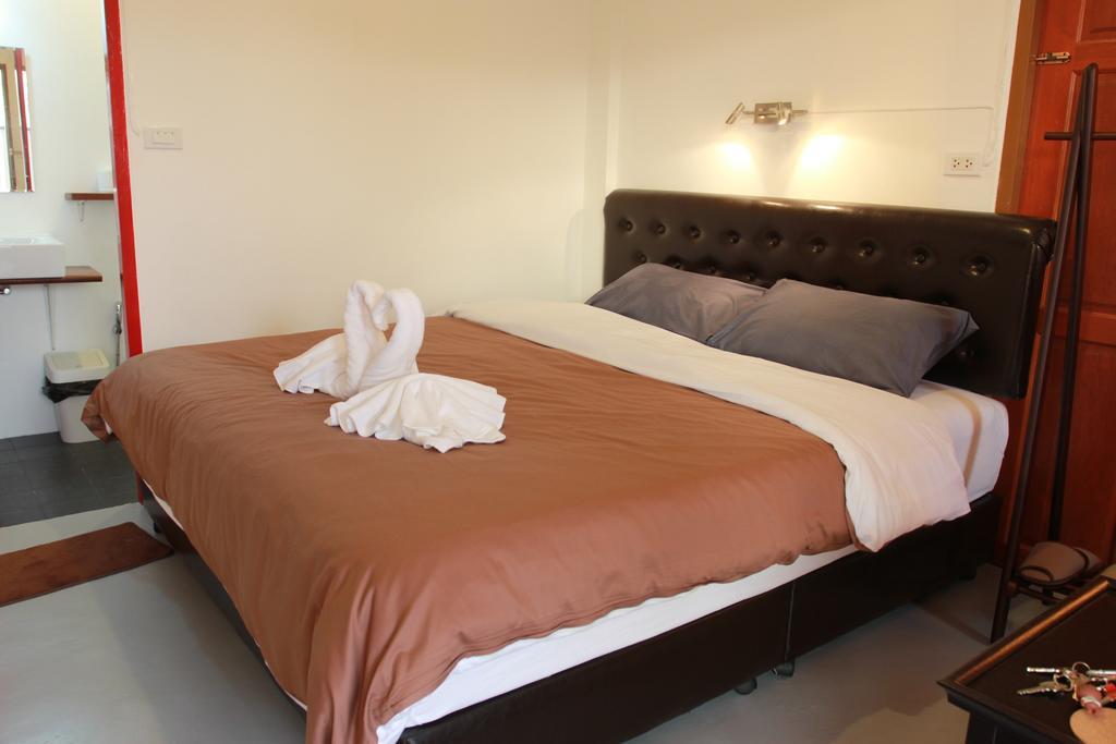 Barefeet Naturist Resort (Adults Only) Bangkok Exteriör bild