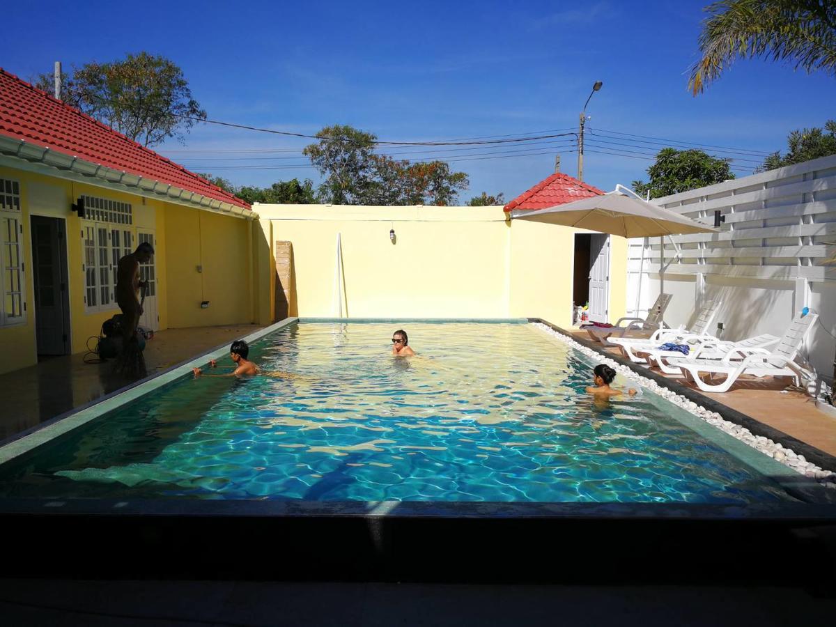 Barefeet Naturist Resort (Adults Only) Bangkok Exteriör bild