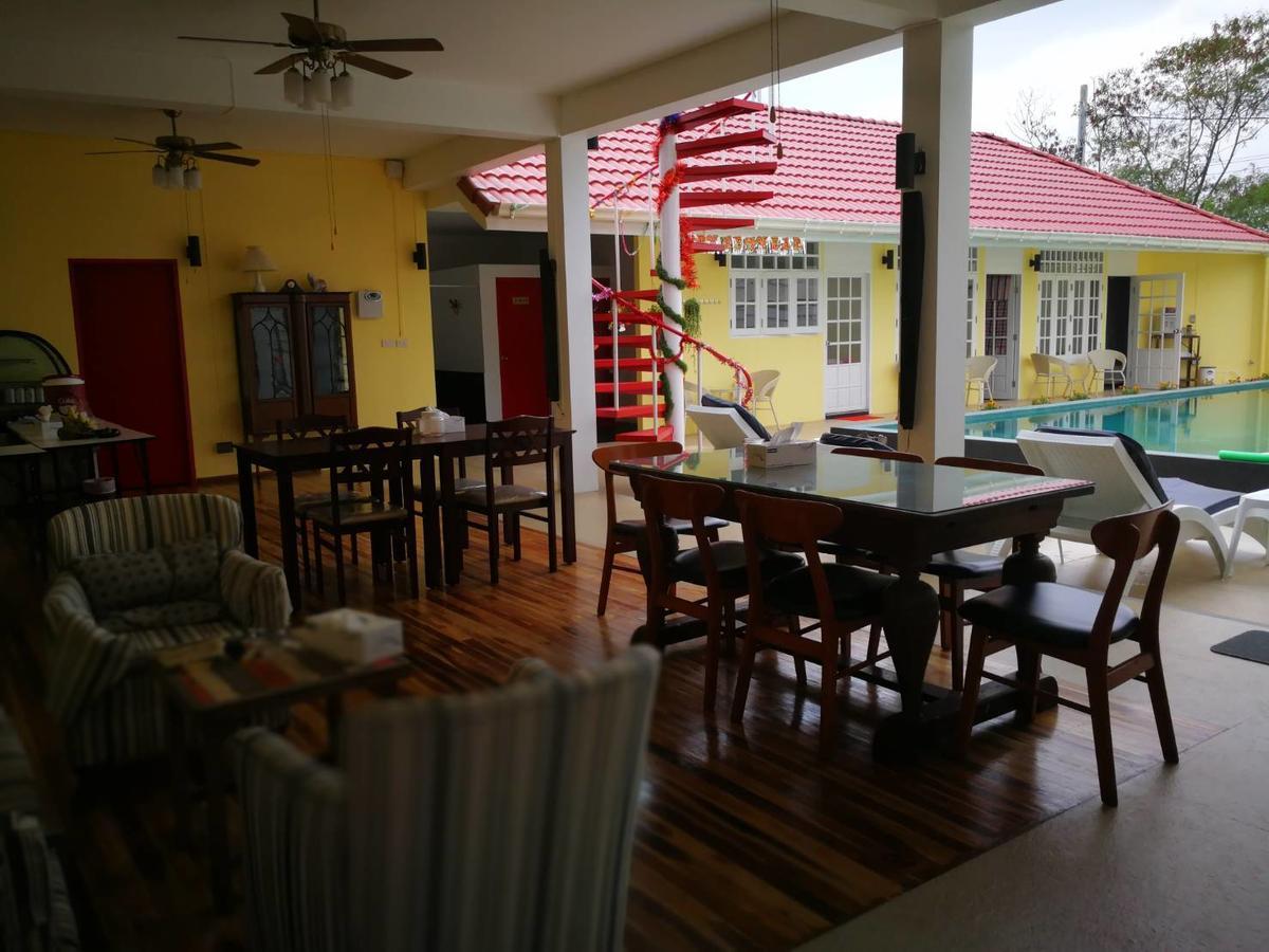 Barefeet Naturist Resort (Adults Only) Bangkok Exteriör bild