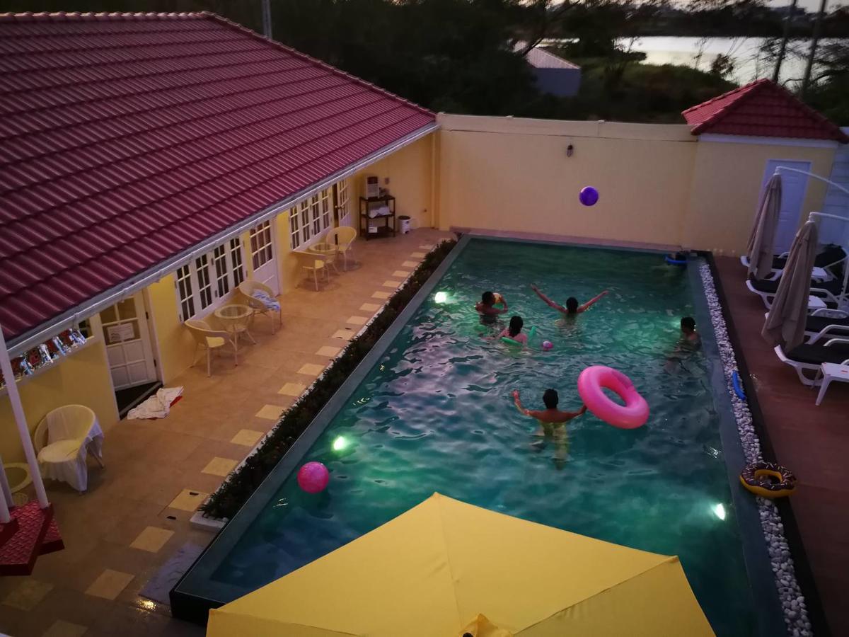 Barefeet Naturist Resort (Adults Only) Bangkok Exteriör bild