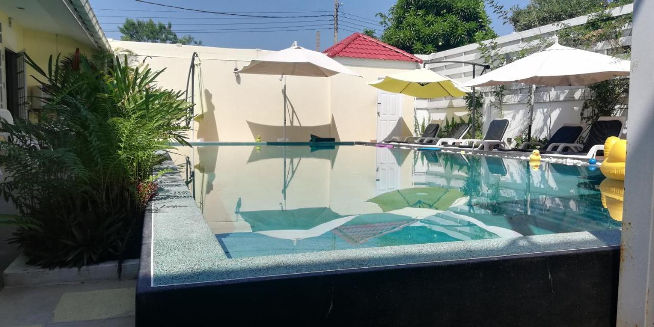 Barefeet Naturist Resort (Adults Only) Bangkok Exteriör bild